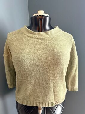 Women’s Olive Green Knit Short-Sleeve Sweater